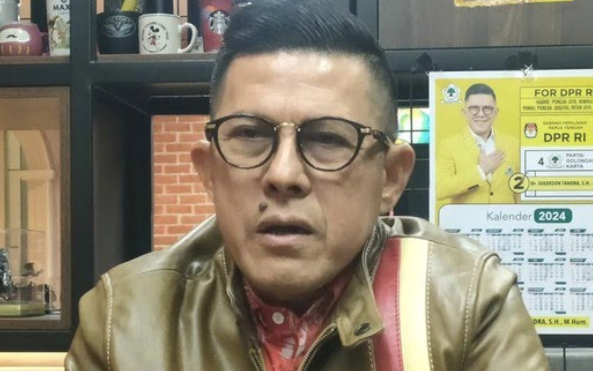 Image default